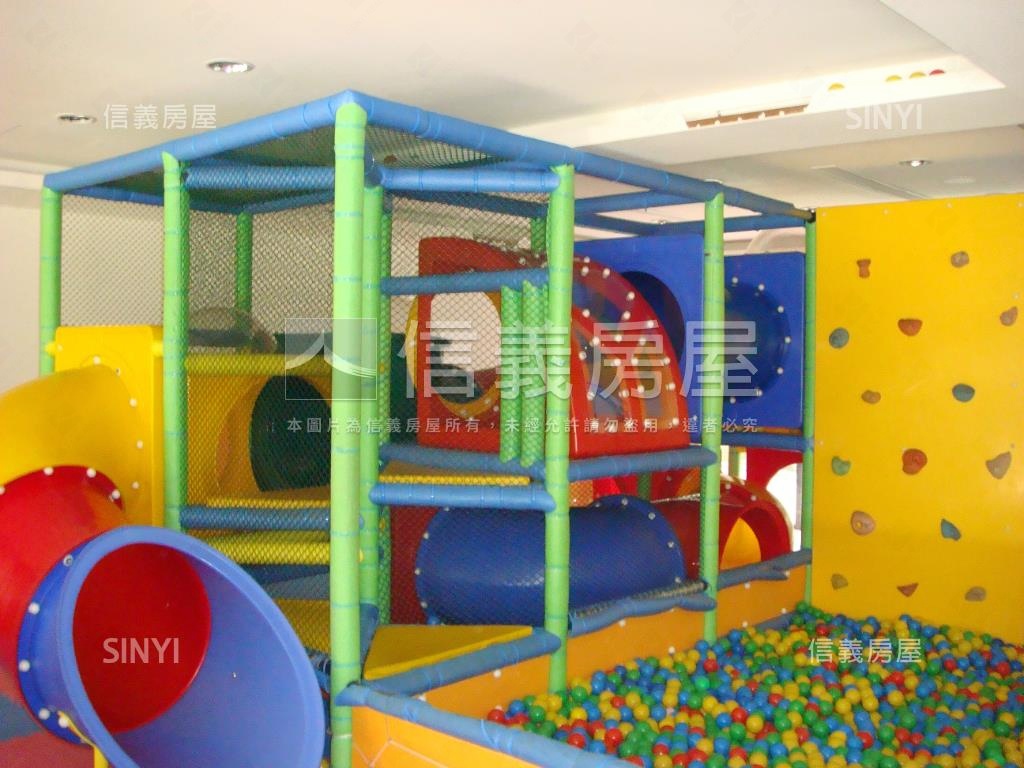 新天地１＋１坡平車位房屋室內格局與周邊環境