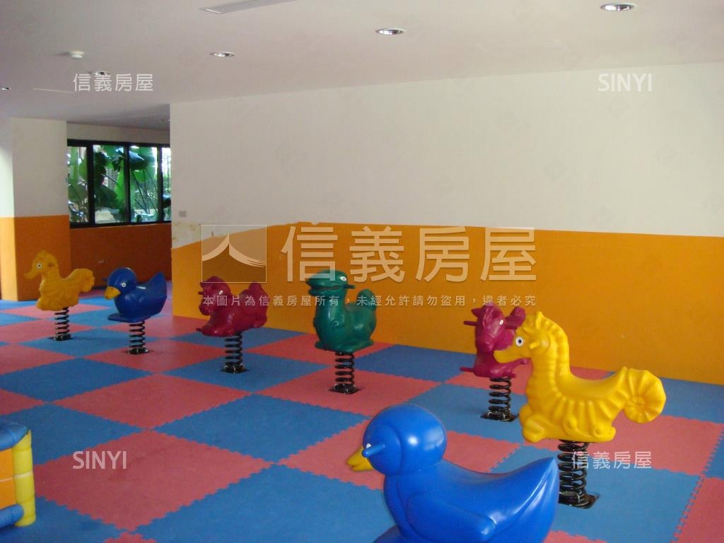 新天地１＋１坡平車位房屋室內格局與周邊環境