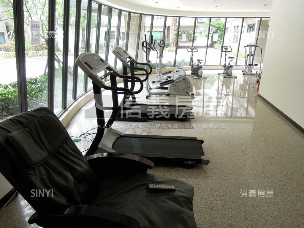 新天地１＋１坡平車位房屋室內格局與周邊環境