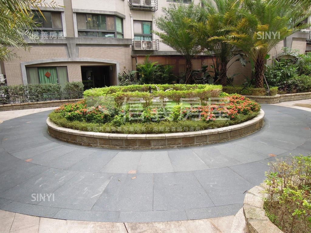 新天地１＋１坡平車位房屋室內格局與周邊環境