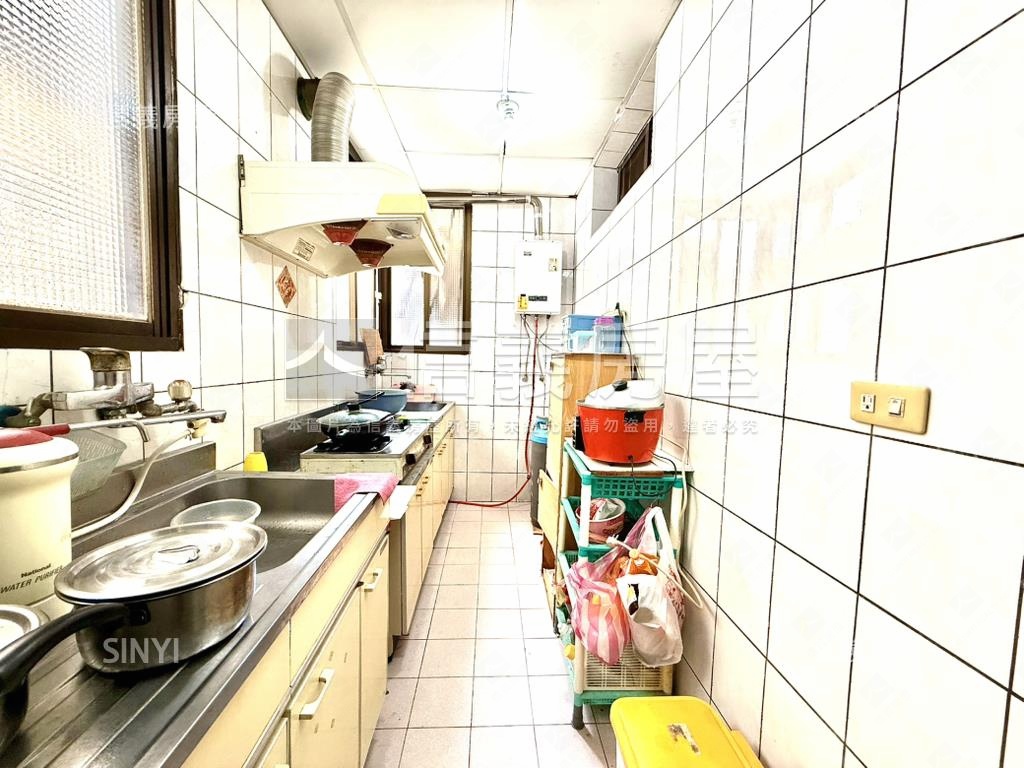 萬華優質採光頂加美寓房屋室內格局與周邊環境