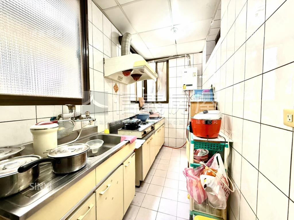 萬華優質採光頂加美寓房屋室內格局與周邊環境
