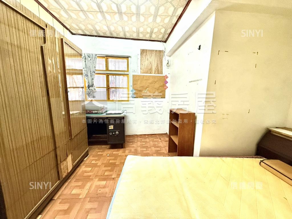 萬華優質採光頂加美寓房屋室內格局與周邊環境
