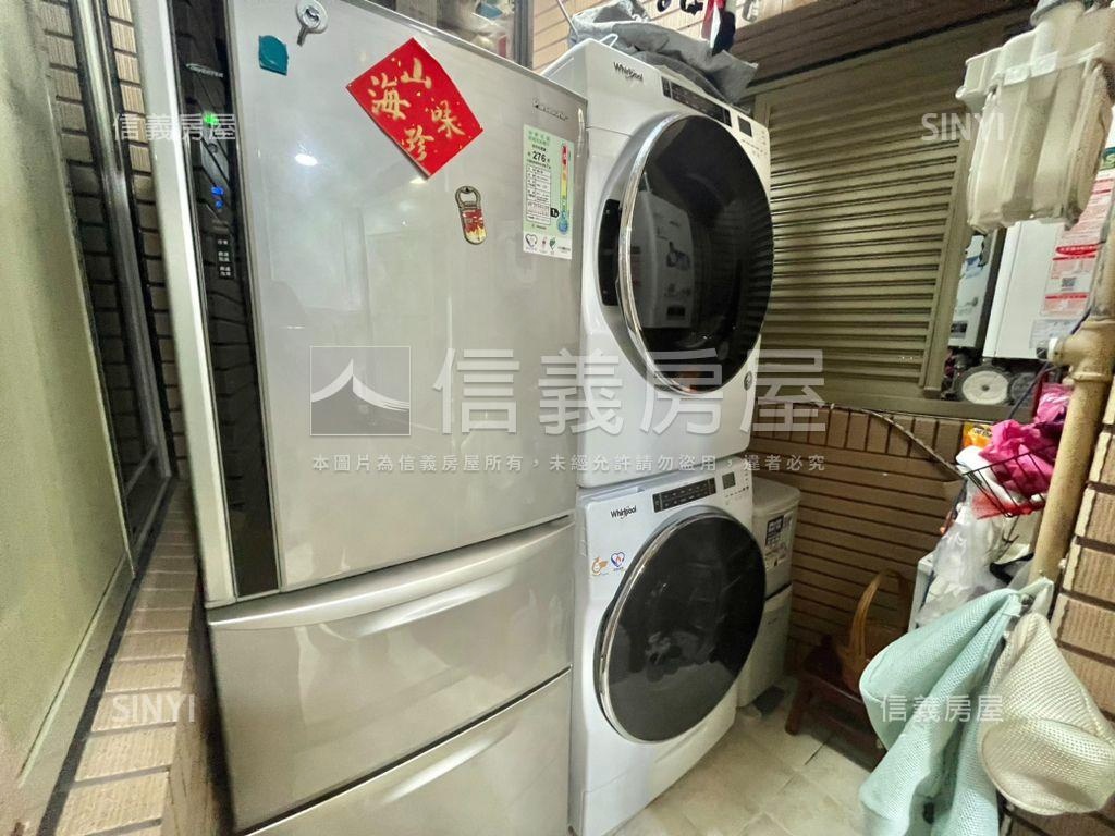 羅浮典雅裝潢四房車位房屋室內格局與周邊環境