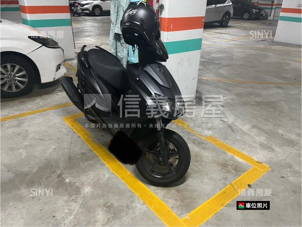 羅浮典雅裝潢四房車位房屋室內格局與周邊環境