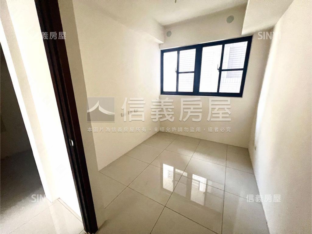 臨路未住電梯美墅房屋室內格局與周邊環境