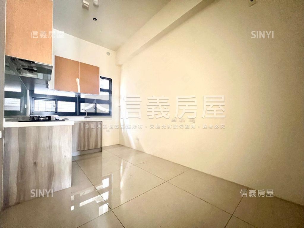 臨路未住電梯美墅房屋室內格局與周邊環境