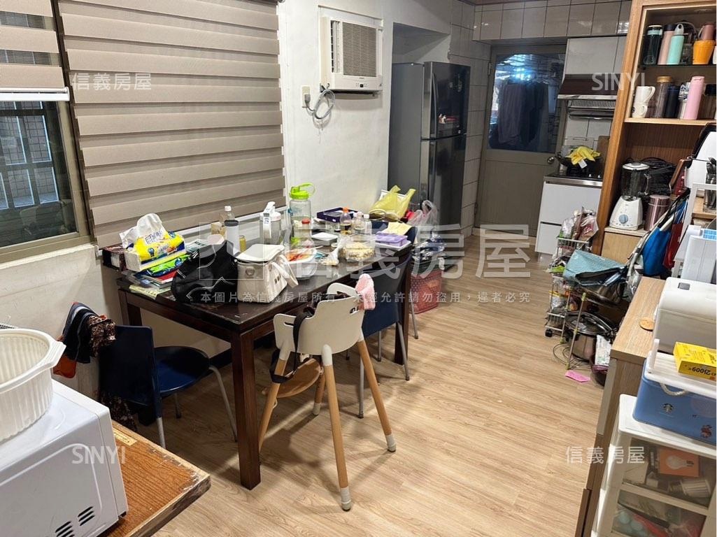 『國寶』東區三房車位房屋室內格局與周邊環境