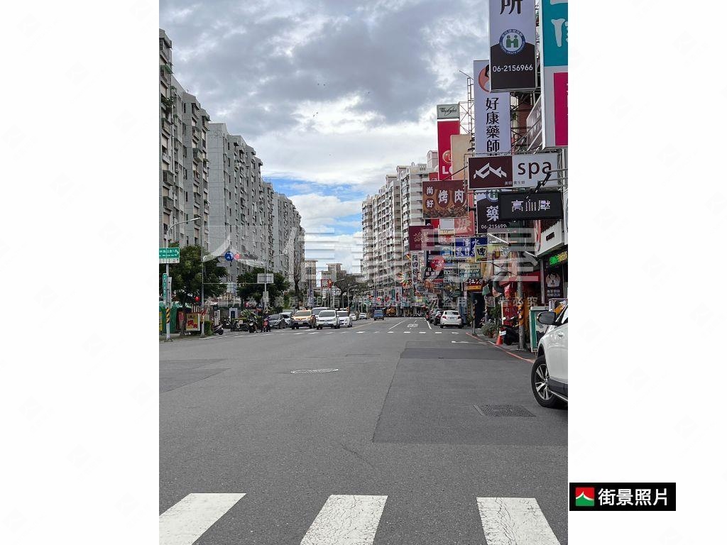 『國寶』東區三房車位房屋室內格局與周邊環境