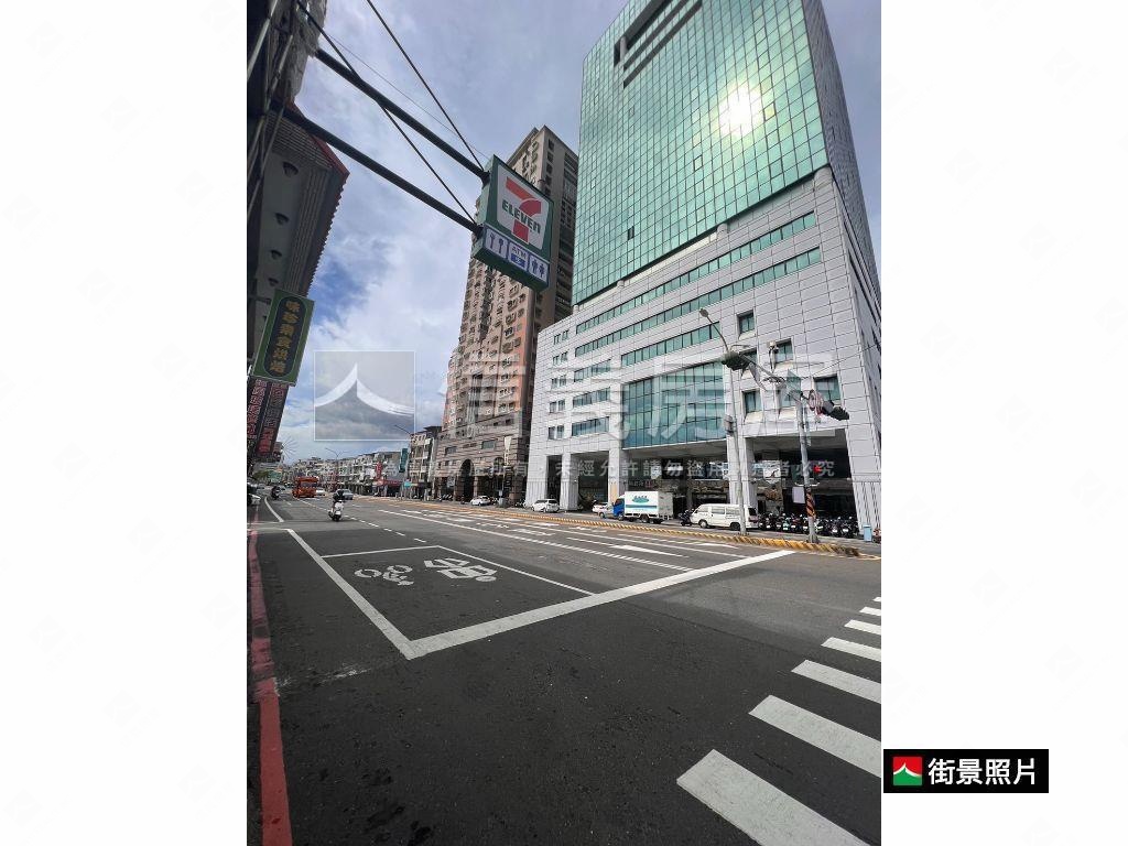 『國寶』東區三房車位房屋室內格局與周邊環境