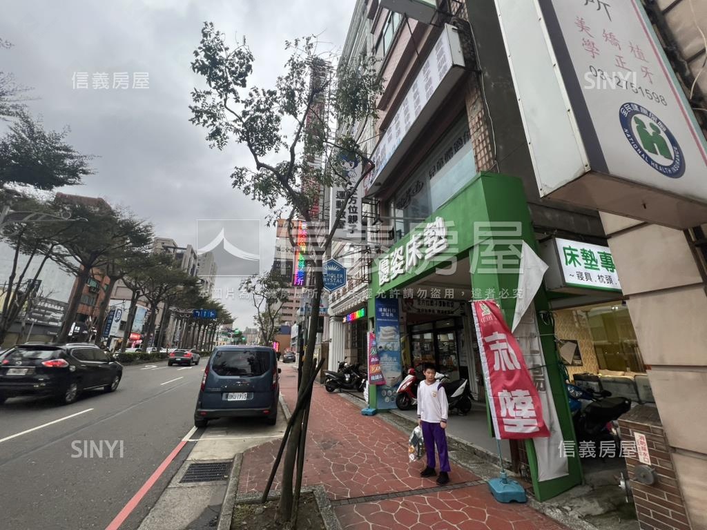 近家樂福經國路整棟透店房屋室內格局與周邊環境