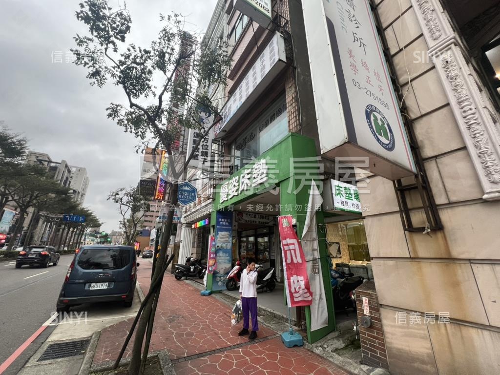 近家樂福經國路整棟透店房屋室內格局與周邊環境