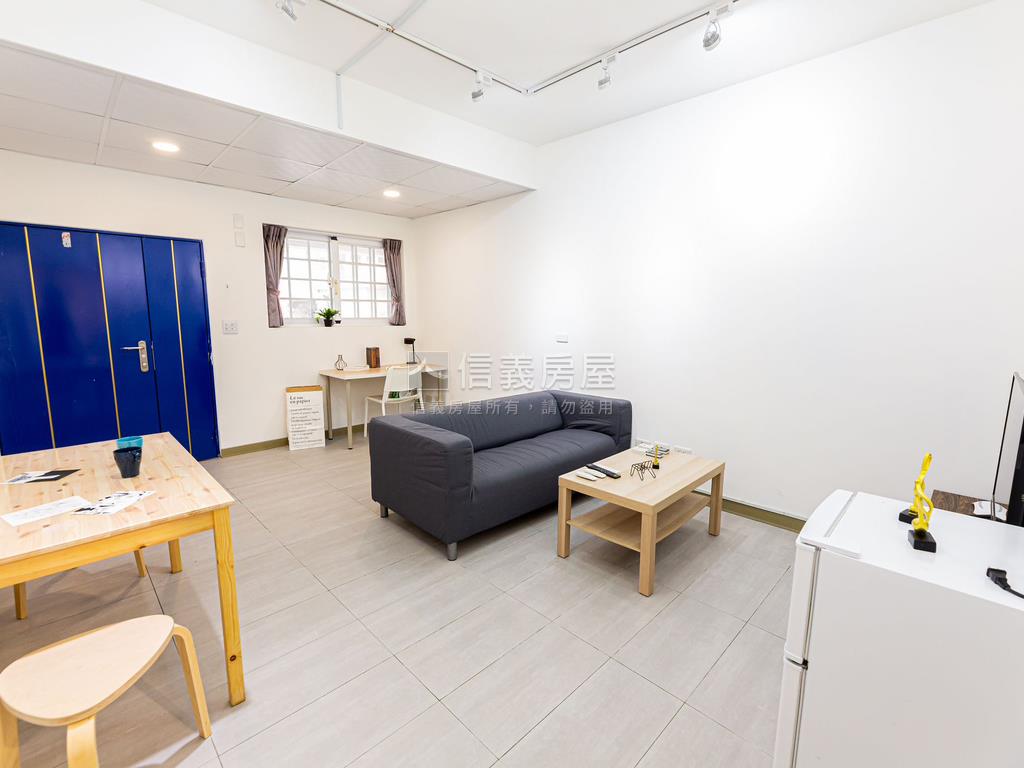 頂美一街角窗透天房屋室內格局與周邊環境