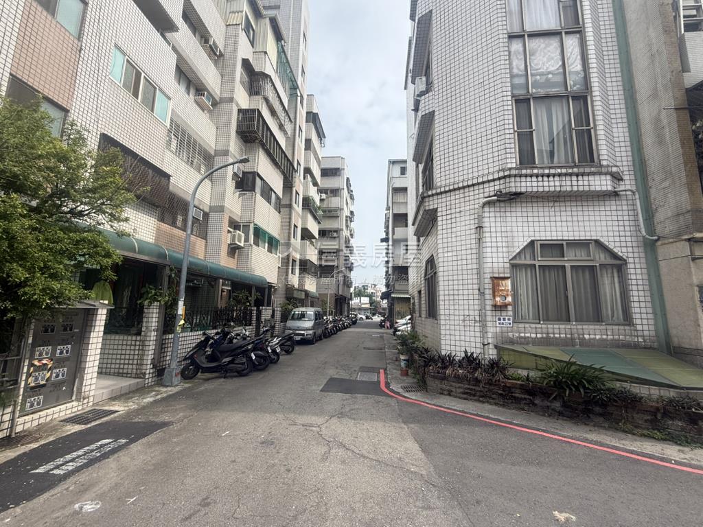 近國豐街衛浴開窗三樓美寓房屋室內格局與周邊環境