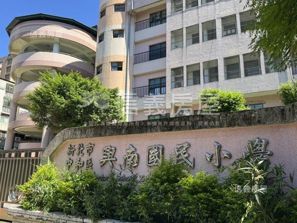 南方之星甲梯車位房屋室內格局與周邊環境