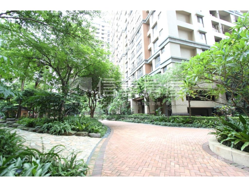 四季會館車位房屋室內格局與周邊環境