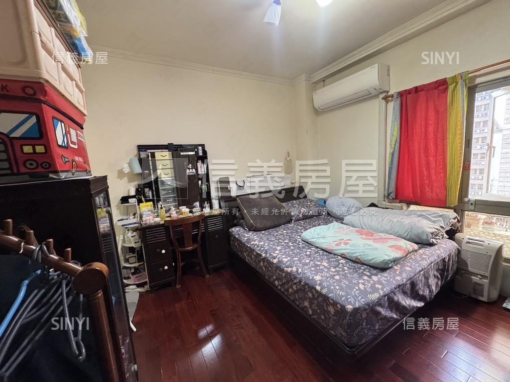 專任十八甲特級三房車位房屋室內格局與周邊環境