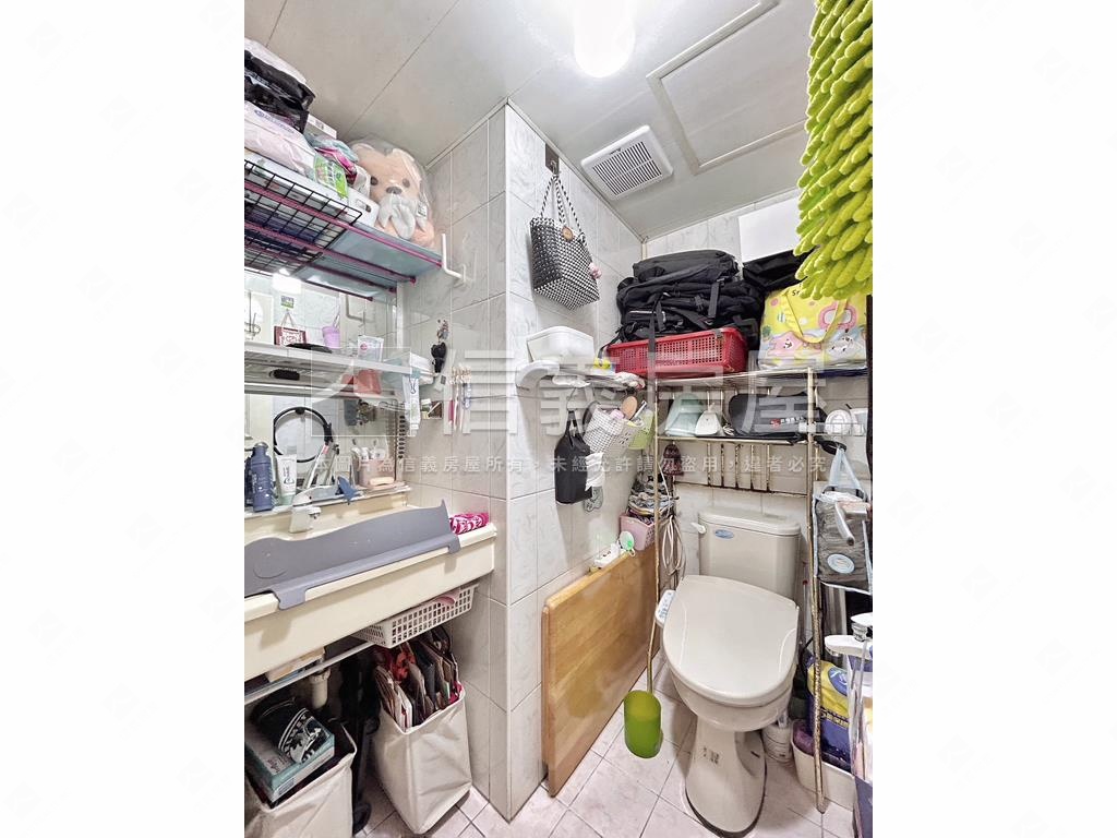 專任十八甲特級三房車位房屋室內格局與周邊環境