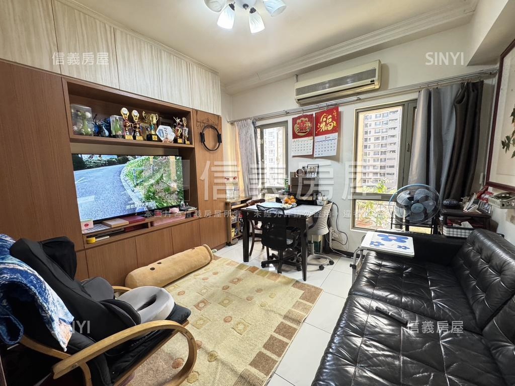 專任十八甲特級三房車位房屋室內格局與周邊環境