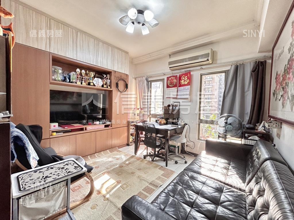 專任十八甲特級三房車位房屋室內格局與周邊環境