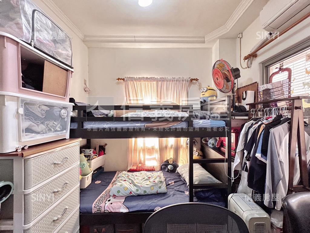 專任十八甲特級三房車位房屋室內格局與周邊環境