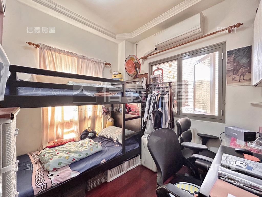 專任十八甲特級三房車位房屋室內格局與周邊環境