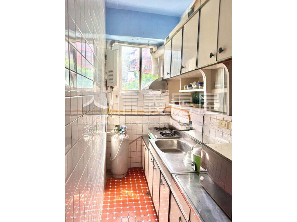 新北投溫泉電梯２房房屋室內格局與周邊環境