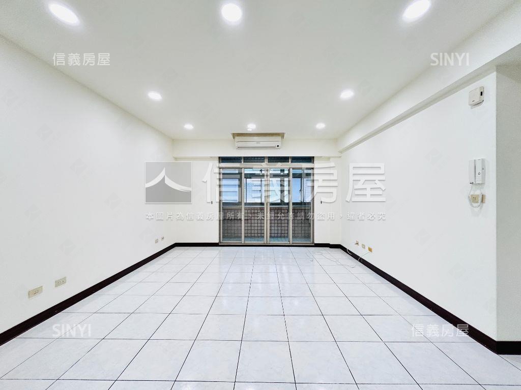 先看這間房價２字頭房屋室內格局與周邊環境