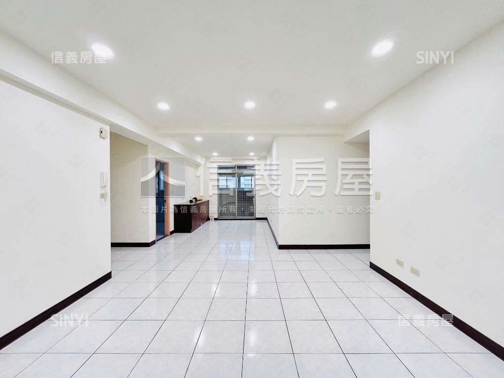 先看這間房價２字頭房屋室內格局與周邊環境