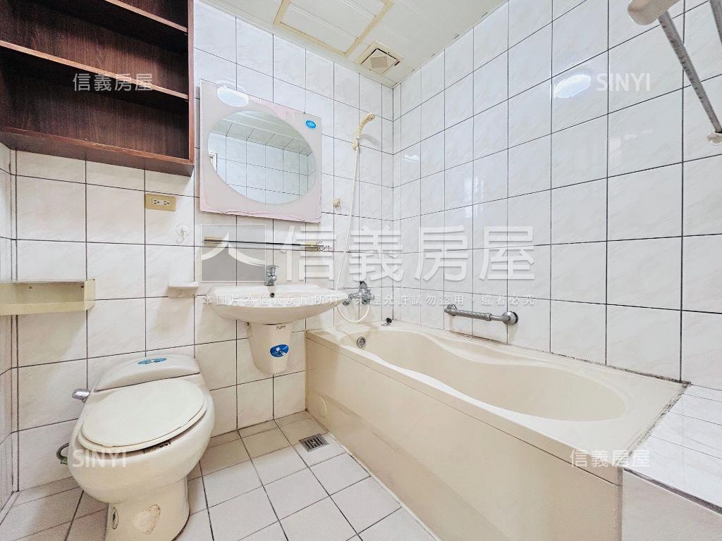 先看這間房價２字頭房屋室內格局與周邊環境
