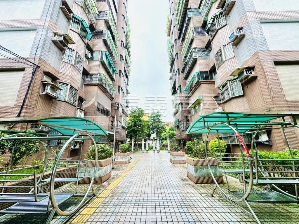先看這間房價２字頭房屋室內格局與周邊環境