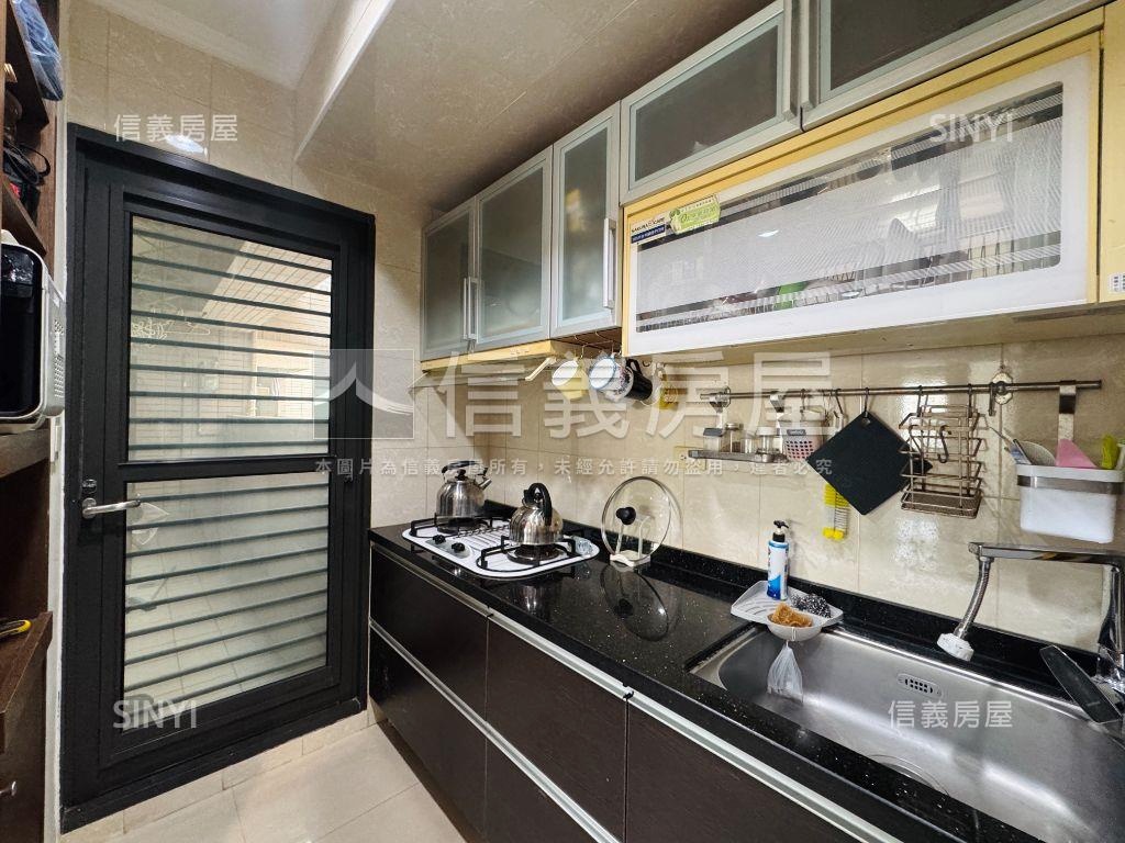 ３１期高樓採光三房平車房屋室內格局與周邊環境