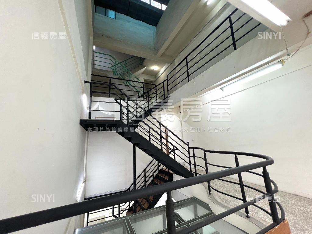 正大業路大面寬透天金店面房屋室內格局與周邊環境