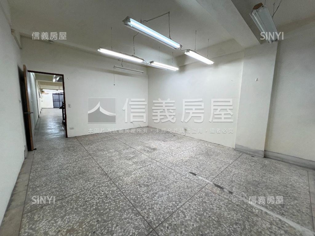 正大業路大面寬透天金店面房屋室內格局與周邊環境