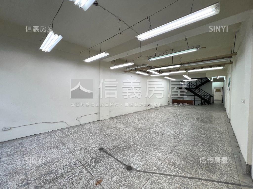 正大業路大面寬透天金店面房屋室內格局與周邊環境