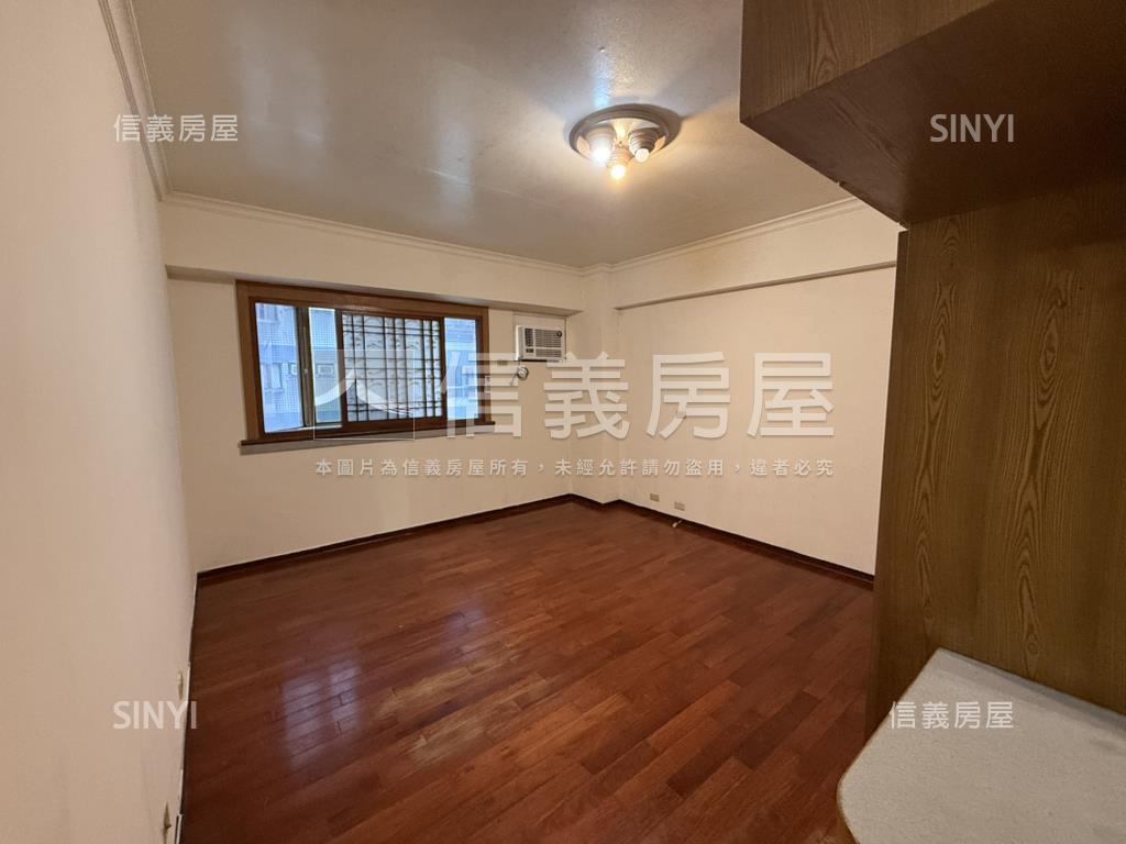 低公設台北天下四房房屋室內格局與周邊環境