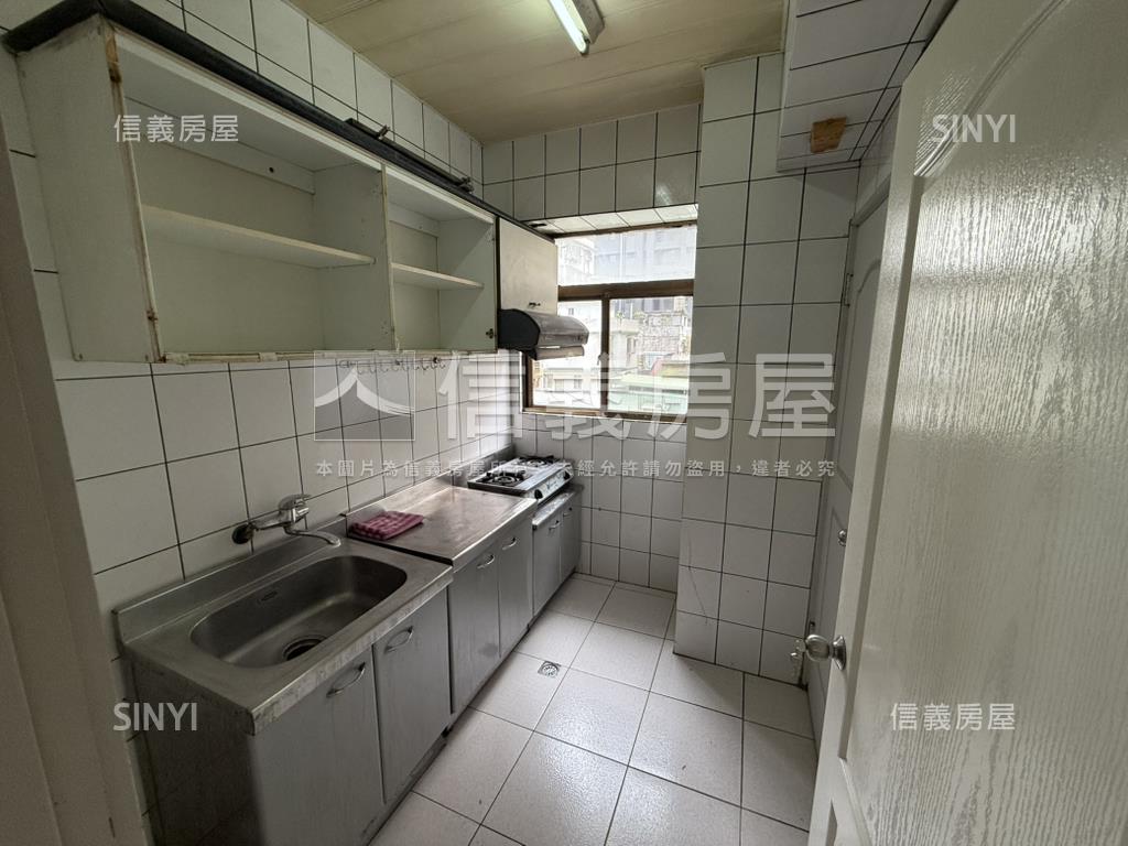 低公設台北天下四房房屋室內格局與周邊環境