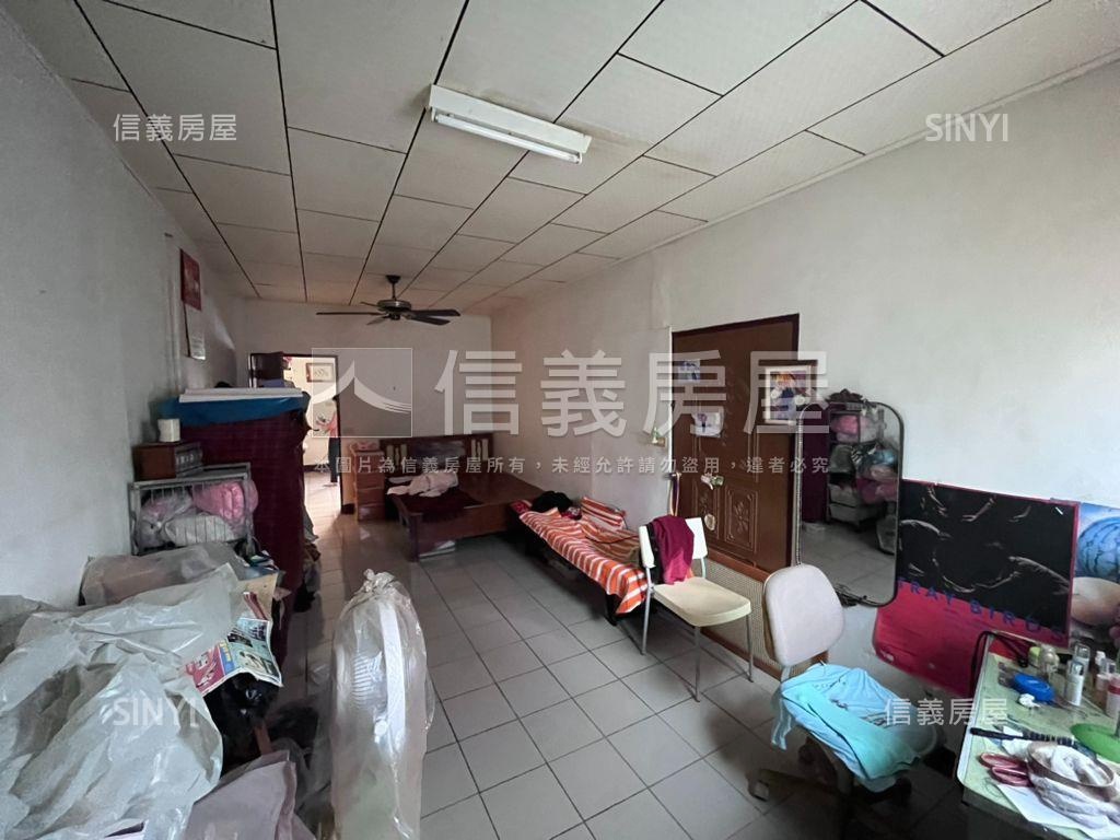 一中商業透天店面房屋室內格局與周邊環境