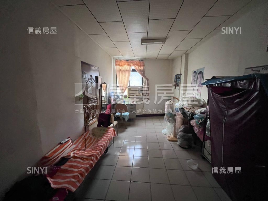 一中商業透天店面房屋室內格局與周邊環境