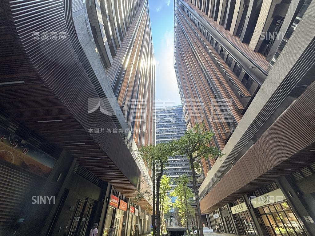 海洋都心三房車位房屋室內格局與周邊環境