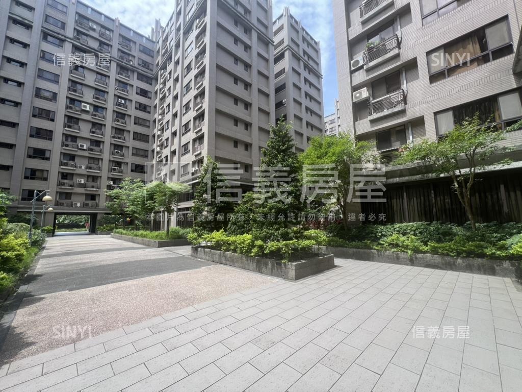 專任！仰望之星大三房車位房屋室內格局與周邊環境