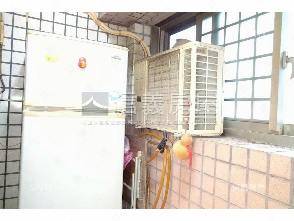 稀少釋出藍天白雲套房車位房屋室內格局與周邊環境