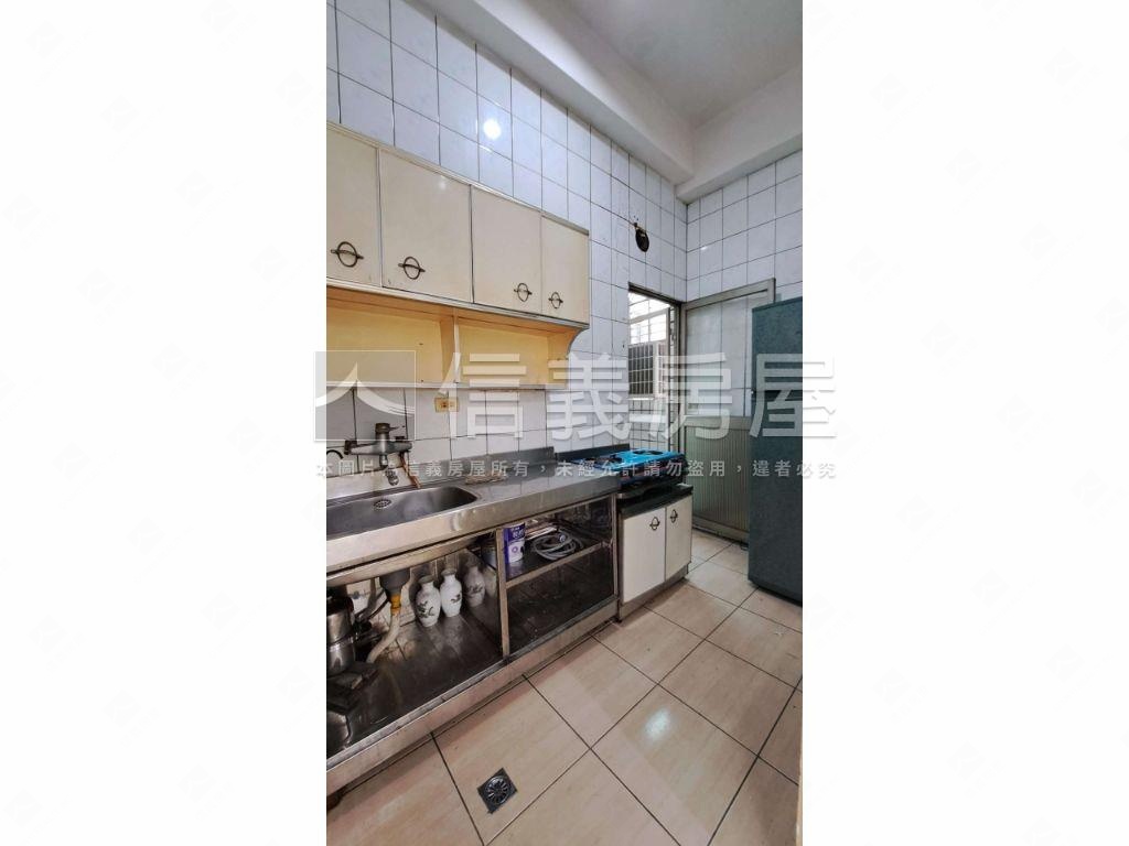 佳園路優質電梯三樓房屋室內格局與周邊環境