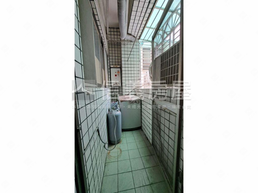 佳園路優質電梯三樓房屋室內格局與周邊環境