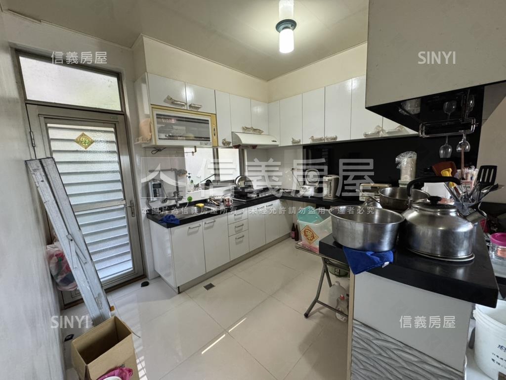 三峽區白雞國王山莊透天房屋室內格局與周邊環境