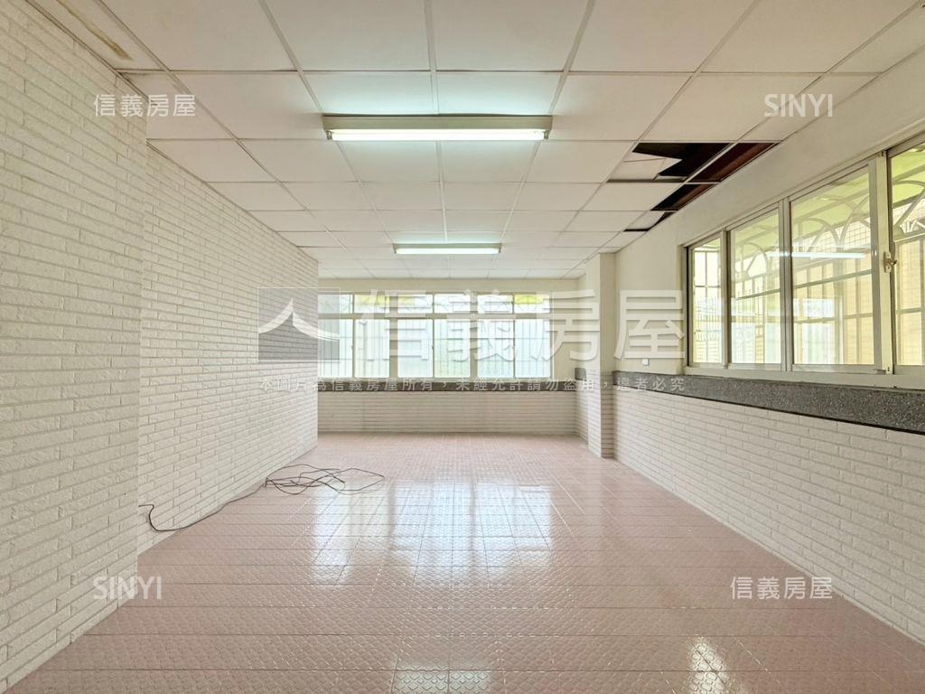 面公園學校面寬大地坪車墅房屋室內格局與周邊環境