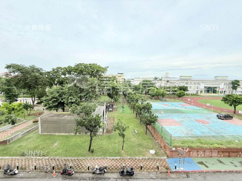 面公園學校面寬大地坪車墅房屋室內格局與周邊環境