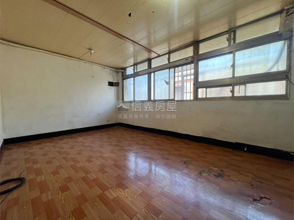 免爬樓梯仁愛街公寓頂加房屋室內格局與周邊環境