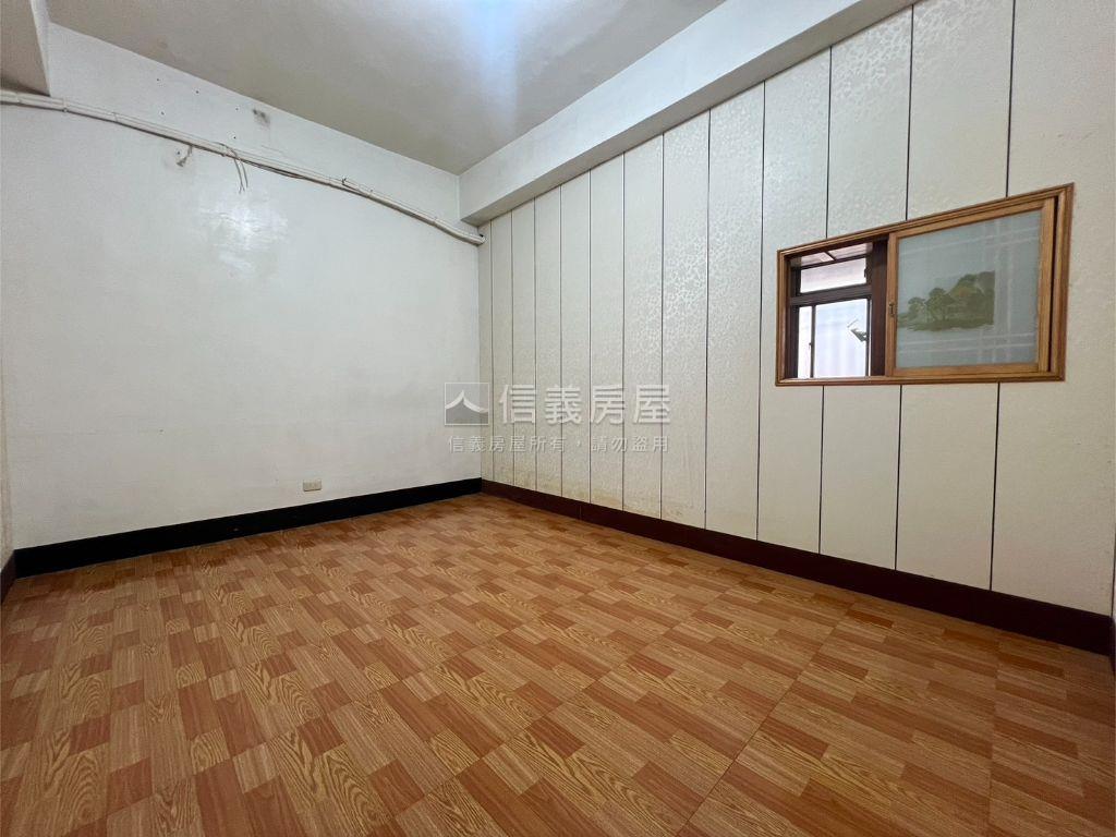 免爬樓梯仁愛街公寓頂加房屋室內格局與周邊環境