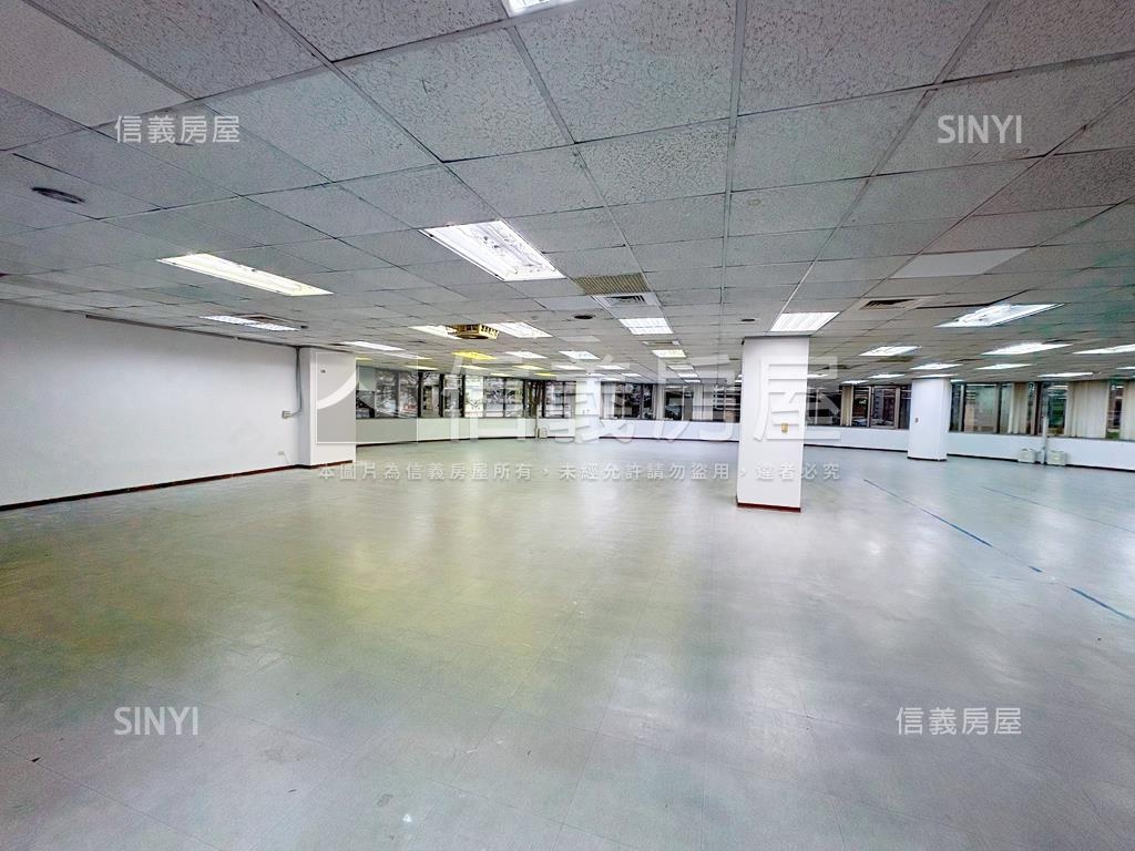 ＳＲＣ捷運華隆經貿附車位房屋室內格局與周邊環境